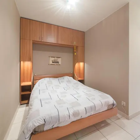 Zeeflat With Parking And Shared Pool By Interhome * De Haan