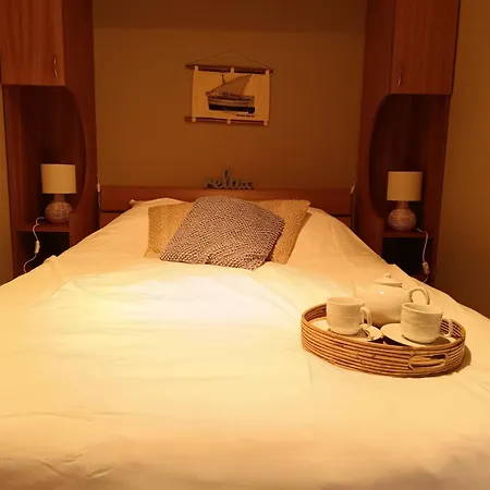 Zeeflat With Parking And Shared Pool By Interhome Apartamento